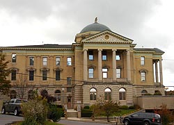 [photo, Public entrance, Frederick A. Thayer III Courthouse, 203 South 4th St., Oakland, Maryland]